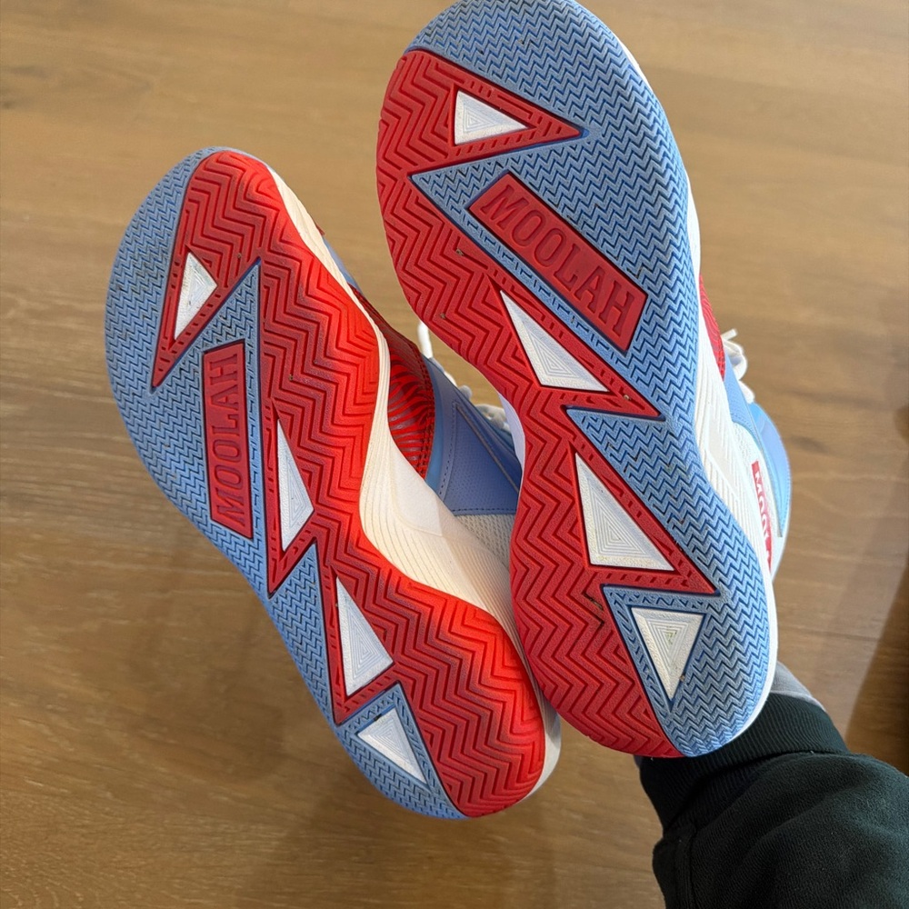 Big Kids 6.5 Moolah Basketball Shoes, Unisex Blue and Red